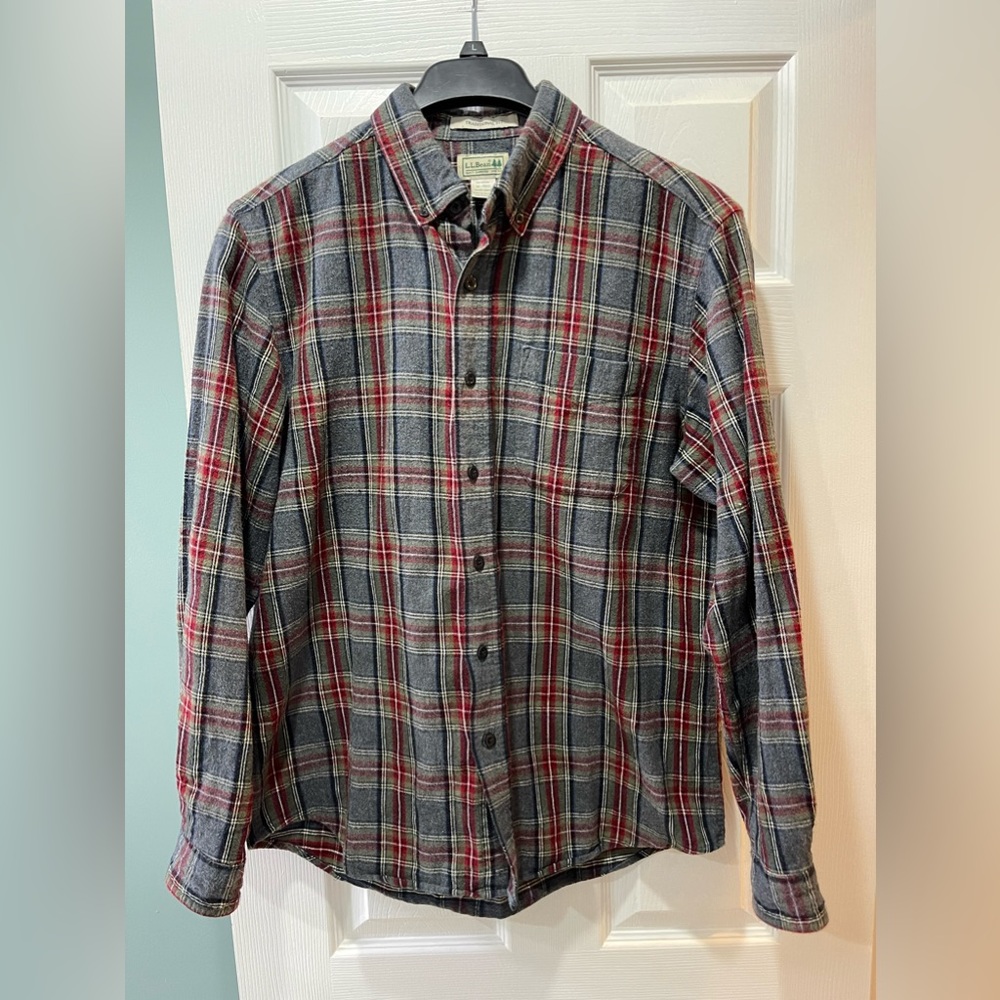 L.L. Bean Men’s Medium Flannel Long Sleeve Button Up Plaid Shirt 228061